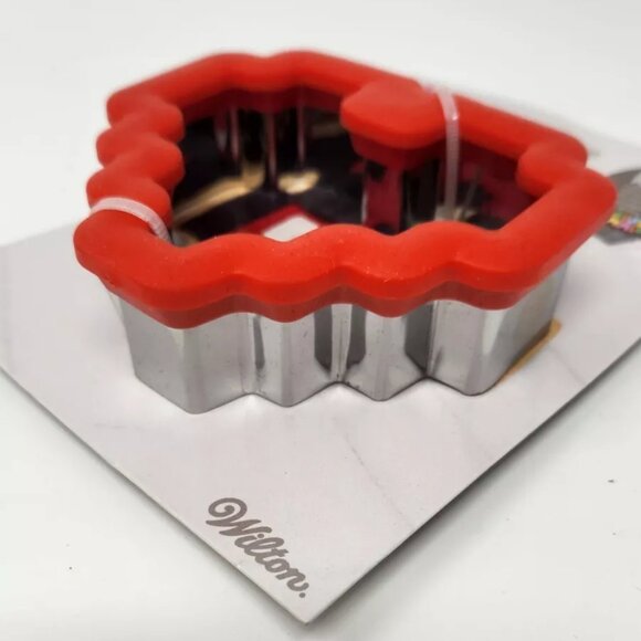 Rosanna Pansino 8 bit heart comfort grip cookie cutter Wilton b1 - Picture 2 of 3